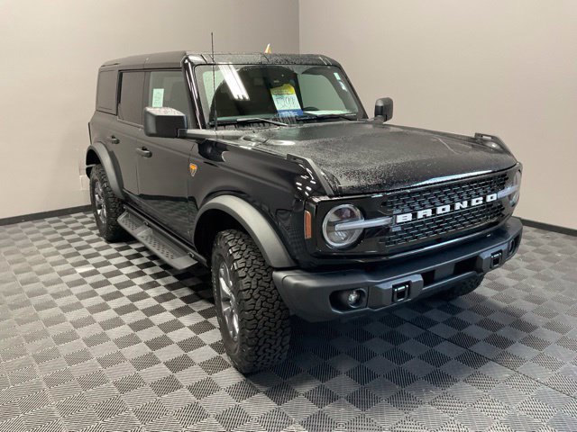Used 2025 Ford Bronco Badlands AWD/4WD image 2