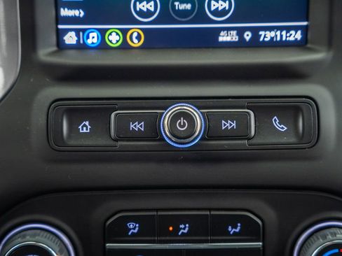 Used 2022 Chevrolet Silverado 1500 Custom w/ Safety Confidence Package AWD/4WD image 23