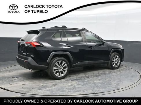 Used 2021 Toyota RAV4 XLE Premium image 3