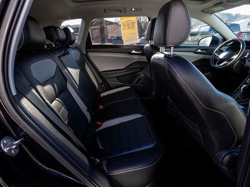 Used 2023 Volkswagen Taos SEL image 30