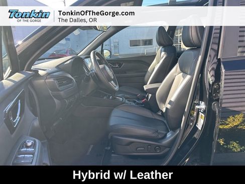 Used 2025 Subaru Forester Limited w/ Popular Package AWD/4WD image 17