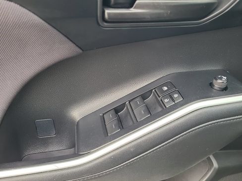 Used 2023 Toyota Highlander L FWD image 18