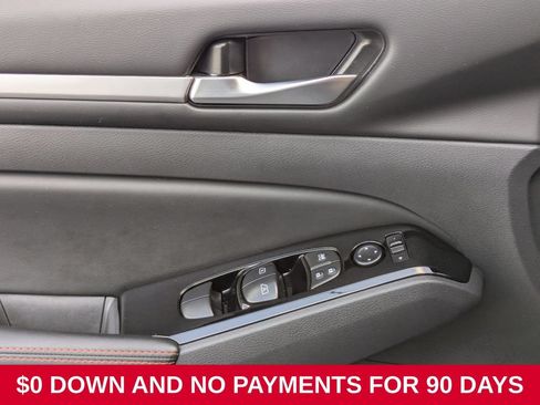 Used 2025 Nissan Altima 2.5 SR FWD image 13