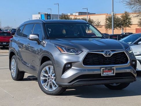 New 2026 Toyota Highlander Limited image 2
