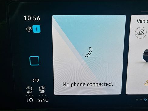 Used 2025 Volkswagen Atlas SE image 22