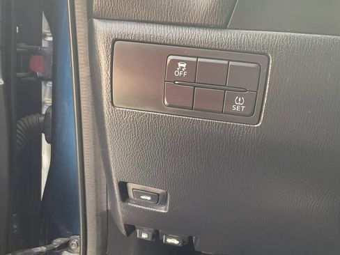 Used 2018 MAZDA MAZDA3 Grand Touring image 41