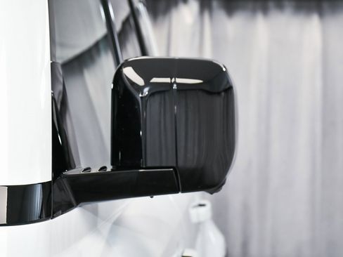 Used 2025 Land Rover Defender 110 S image 80