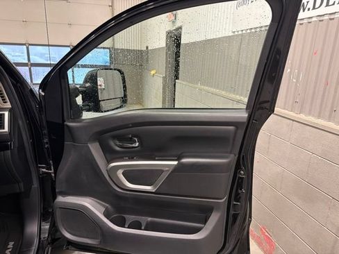 Used 2020 Nissan Titan SV w/ SV Convenience Package AWD/4WD image 15