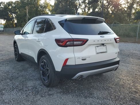 New 2026 Ford Escape Platinum image 8