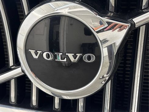 Used 2020 Volvo XC90 T6 Momentum w/ Protection Package Premier AWD/4WD image 34