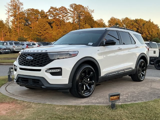 Used 2023 Ford Explorer ST-Line w/ Class IV Trailer Tow Package RWD image 3