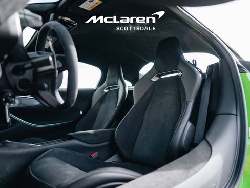 Used 2025 McLaren Artura image 26