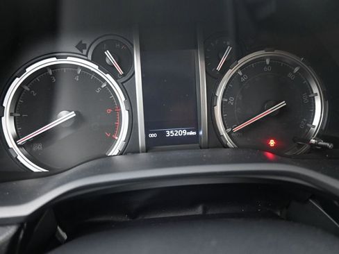 Used 2024 Toyota 4Runner Limited AWD/4WD image 19