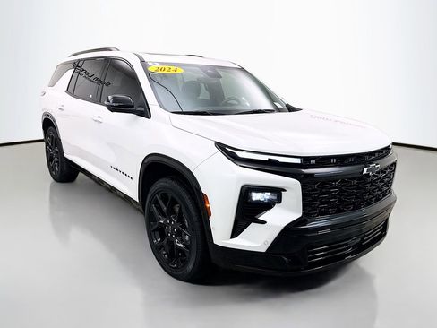 Used 2024 Chevrolet Traverse RS FWD image 1