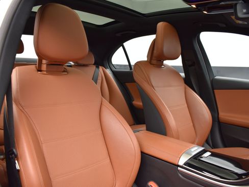 Used 2025 Mercedes-Benz C 300 4MATIC Sedan image 18