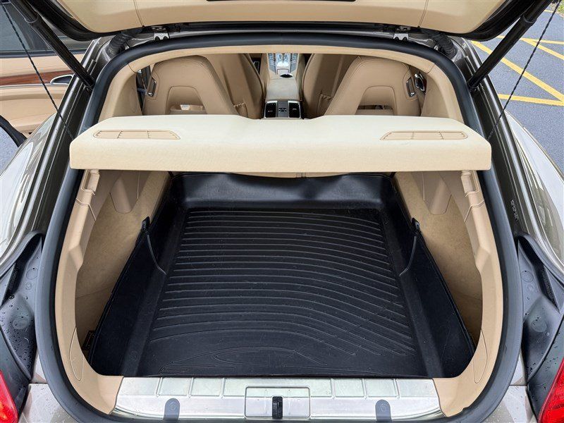 Used 2011 Porsche Panamera RWD image 9