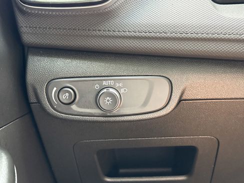 Used 2024 Chevrolet TrailBlazer LT w/ LT Cold Weather Package image 17