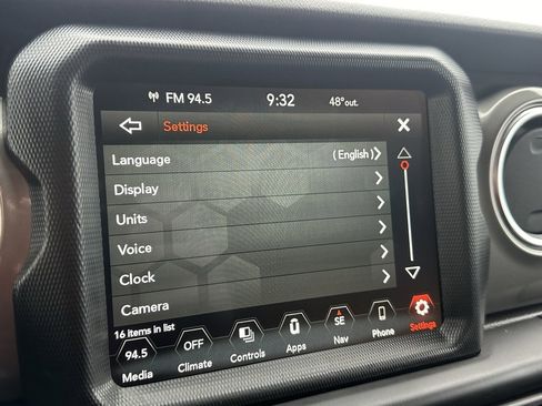 Used 2023 Jeep Wrangler Sahara image 31