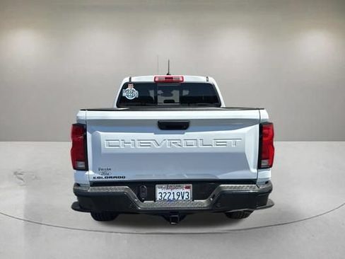 Used 2023 Chevrolet Colorado Z71 w/ Z71 Convenience Package 2 AWD/4WD image 3