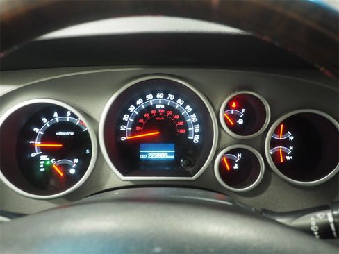 Used 2010 Toyota Sequoia Platinum image 20