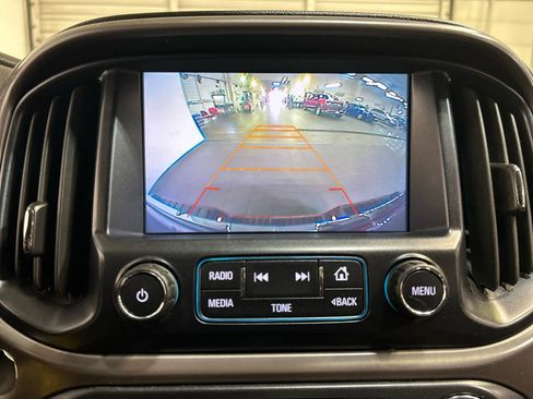 Used 2017 GMC Canyon SLE w/ All Terrain Package AWD/4WD image 5