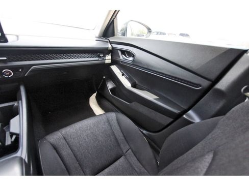 Used 2025 Honda Accord SE image 11