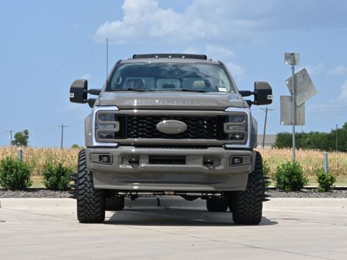 Used 2026 Ford F450 Platinum w/ Platinum Plus Package AWD/4WD image 3
