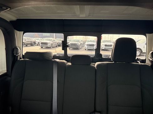 Used 2021 Jeep Gladiator Sport image 26