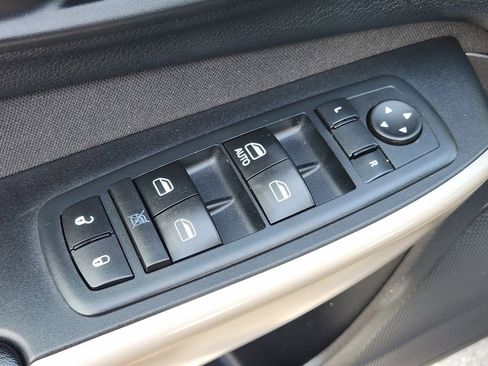 Certified 2017 Jeep Cherokee Sport image 17