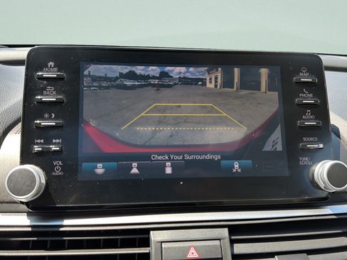 Used 2018 Honda Accord Touring image 29