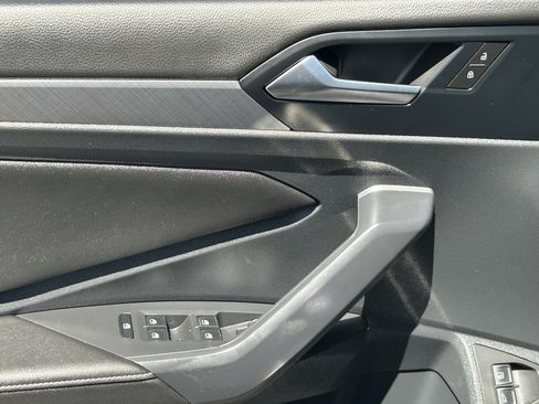Certified 2024 Volkswagen Jetta SE FWD image 19