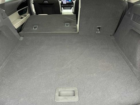 Used 2024 Lincoln Nautilus Reserve w/ Equipment Group 202A image 13