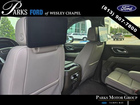 Used 2024 GMC Yukon SLT w/ SLT Premium Package AWD/4WD image 14