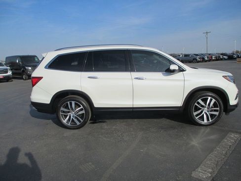 Used 2017 Honda Pilot Elite image 4