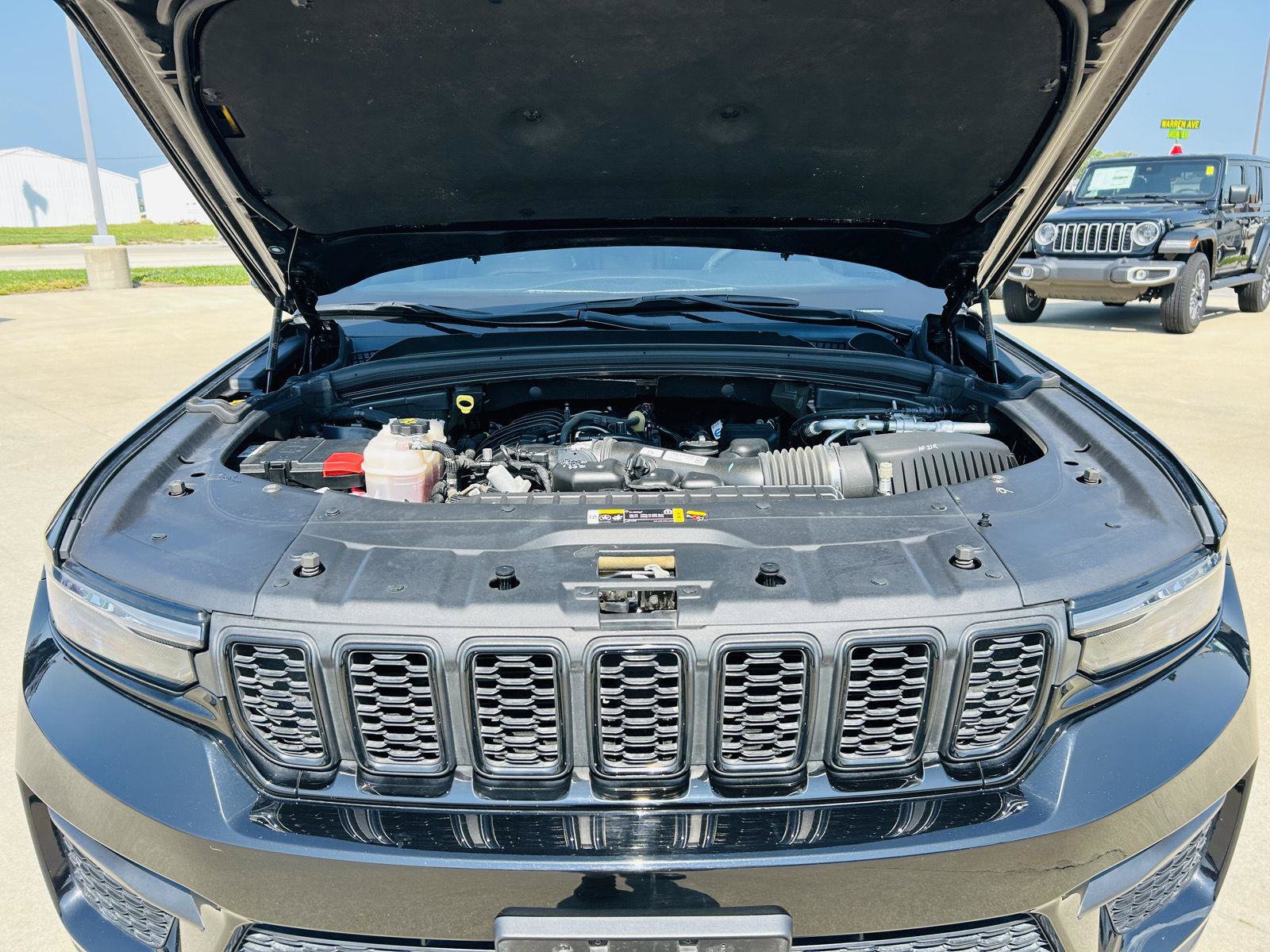 Used 2023 Jeep Grand Cherokee Altitude AWD/4WD image 42