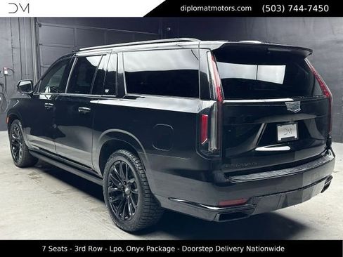 Used 2023 Cadillac Escalade ESV Sport Platinum w/ LPO, ONYX Package AWD/4WD image 5