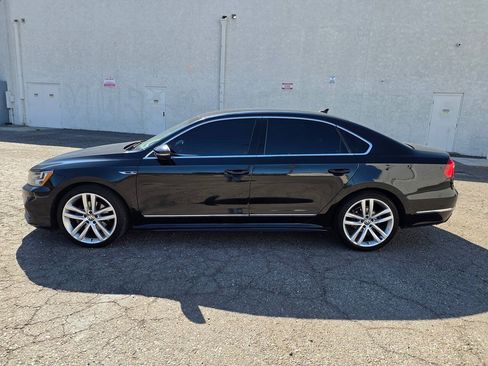 Used 2017 Volkswagen Passat 1.8T R-Line FWD image 10