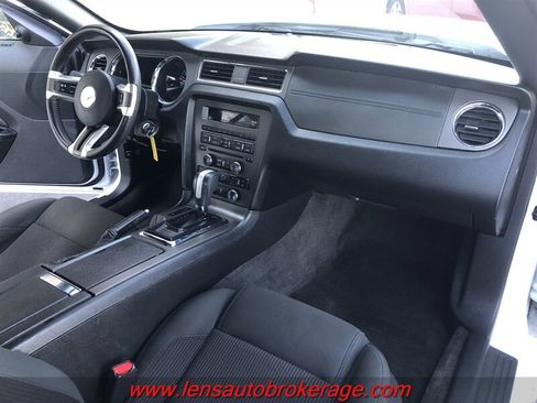 Used 2014 Ford Mustang Convertible RWD image 21