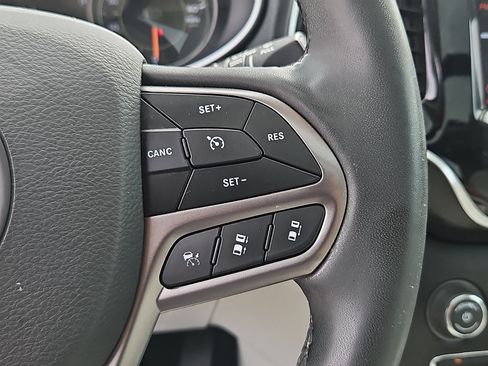 Used 2021 Jeep Cherokee Limited AWD/4WD image 23