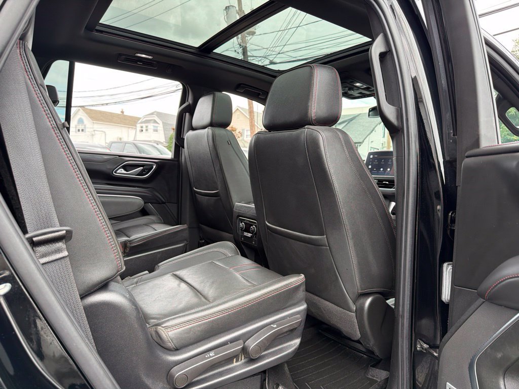 Used 2022 Chevrolet Tahoe RST w/ Luxury Package AWD/4WD image 28