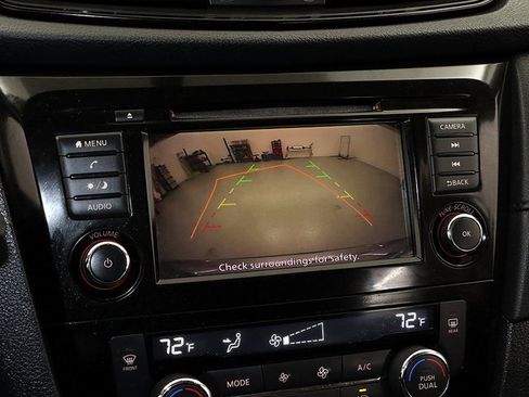 Used 2018 Nissan Rogue SV image 18