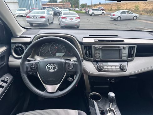 Used 2013 Toyota RAV4 XLE AWD/4WD image 7