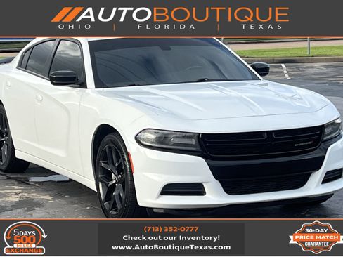 Used 2021 Dodge Charger SXT w/ Blacktop Package RWD image 1