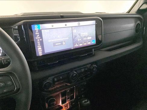 Used 2024 Jeep Wrangler Unlimited Rubicon 4xe image 19