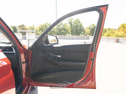 Used 2016 BMW 320i xDrive Sedan image 37