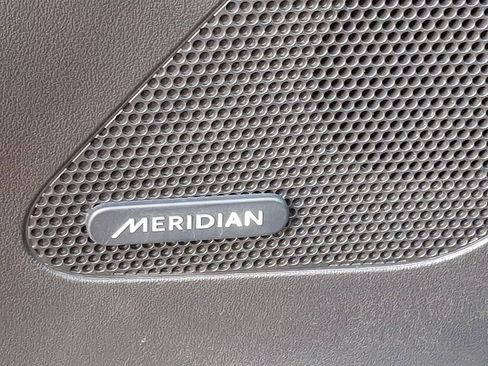 Used 2020 Jaguar F-PACE Premium image 27