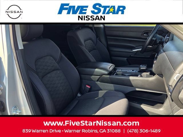 Used 2024 Nissan Pathfinder S FWD image 16