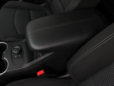 Used 2023 GMC Terrain SLE image 26