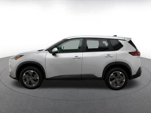 Used 2025 Nissan Rogue SV FWD image 4