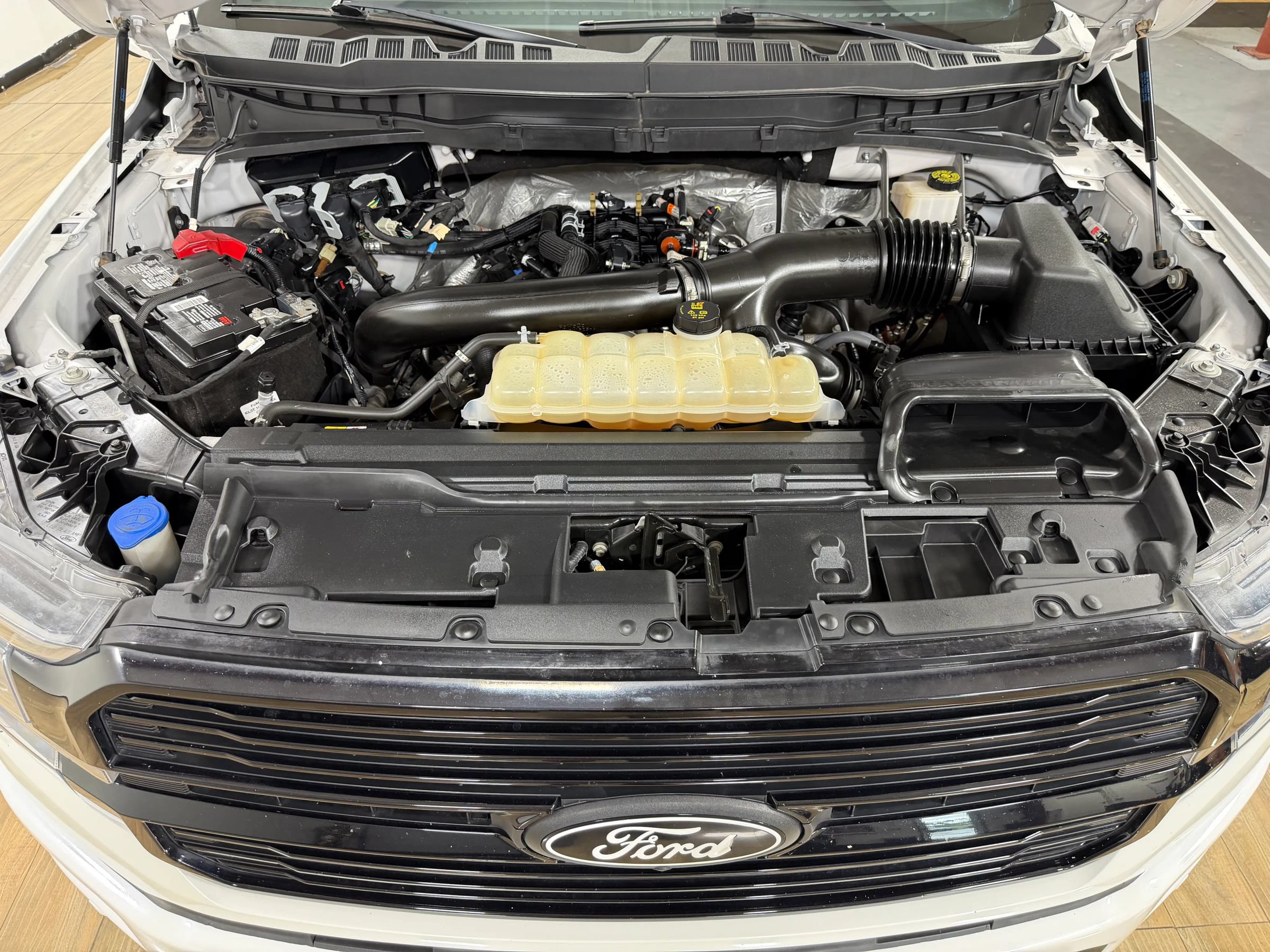 Used 2024 Ford F150 Platinum w/ FX4 Off-Road Package AWD/4WD image 11